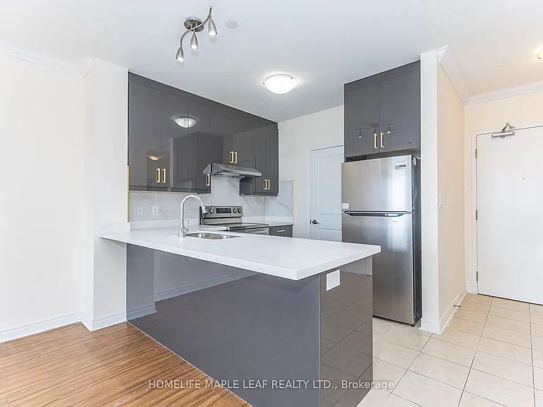 7400 Markham Rd #517 — Photo 8