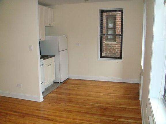 3rd image of 4307 39th Pl APT 4E