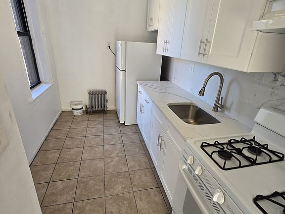 3rd image of 3733 61st St APT 4A