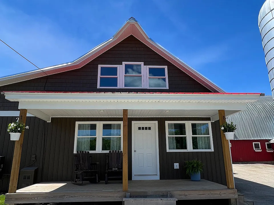34 Woods Hollow Rd