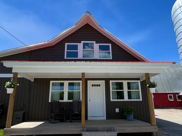 34 Woods Hollow Rd, Essex Junction, VT 05452