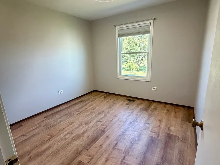 1067 Glouchester Hbr — Photo 11