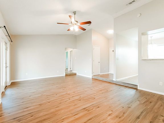 5th image of 1533 Colony Ave