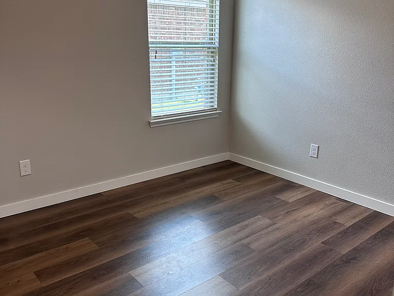 1404 Pampa Grass Dr — Photo 17