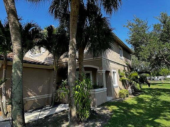 3rd image of 4708 Pinemore Lane