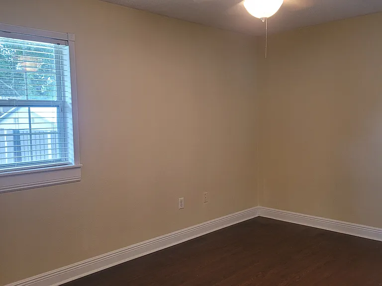 632 Mayflower Ave — Photo 7
