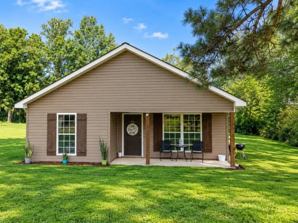 694 County Road 1447, Vinemont, AL 35179