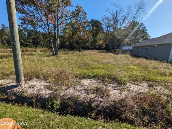 933 Hickman Road, Tabor City, NC 28463