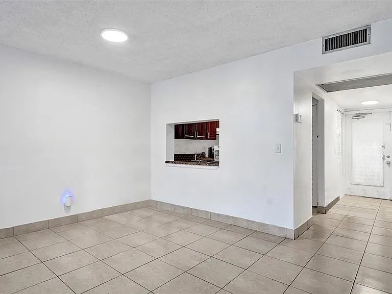 9440 Poinciana Pl #101 — Photo 15