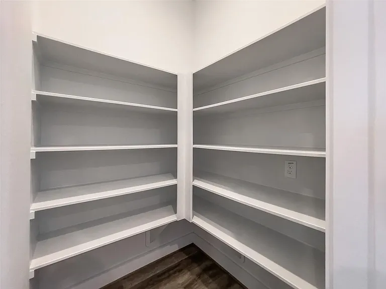 1270 N Post Oak Rd #A — Photo 17