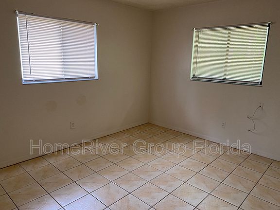 5th image of 3721 NE 41st St APT C