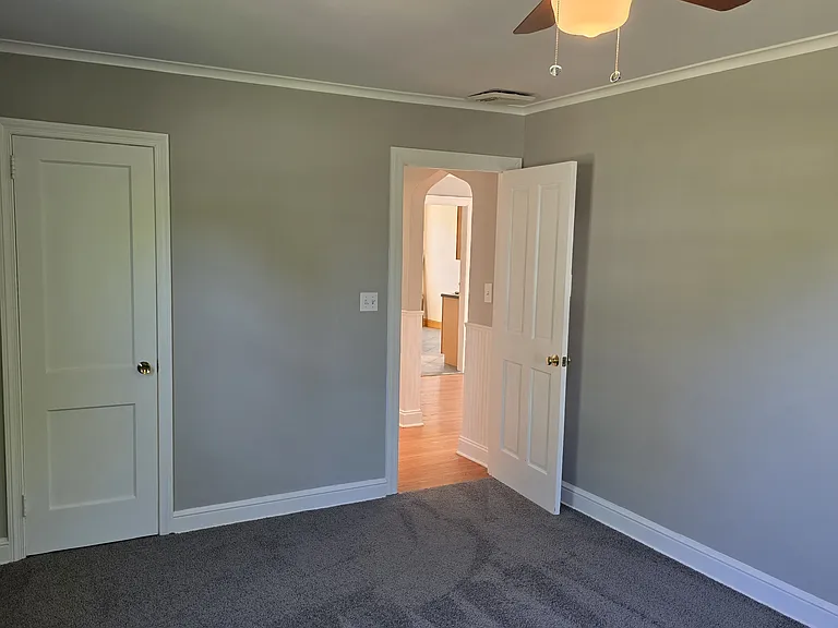 605 S Eagle Rd — Photo 8