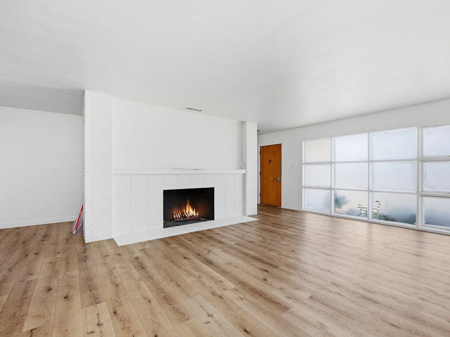 5 bed, 1858 sqft, $8,200 — Photo 1