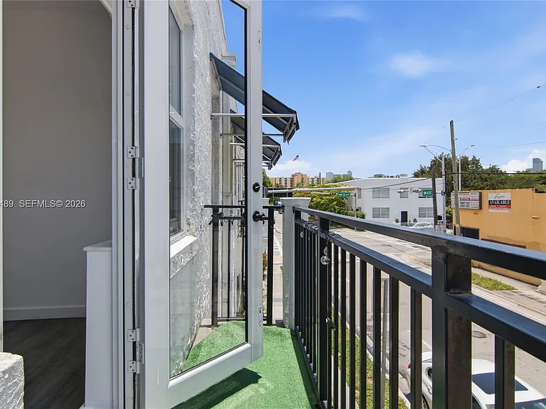 402 NW 12th Ave #205 — Photo 10