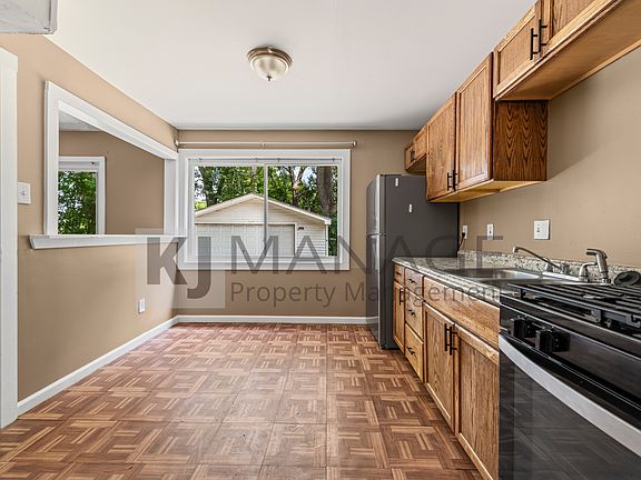 3rd image of 31851 Bay Ct