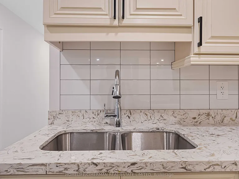 861 Ossington Ave #LOWER — Photo 30