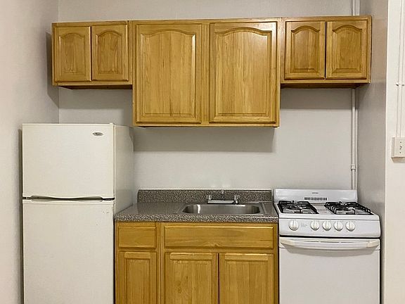 2nd image of 448 E 22nd St APT 1S