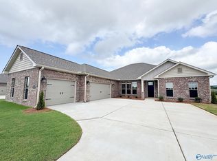 1075 Maplehurst St, Decatur, AL 35603