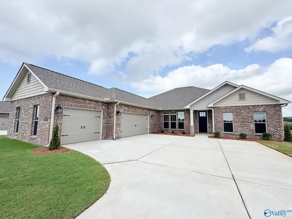 1075 Maplehurst St, Decatur, AL 35603