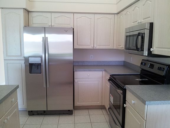 3rd image of 1618 Ross Dr