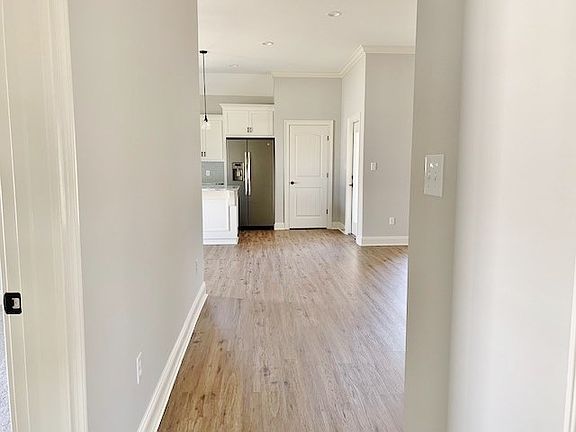 4th image of 4472 Kenilworth Cir