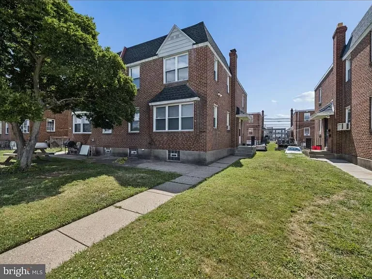 722X Barnard St #1 — Photo 3