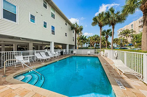 1412 Gulf Blvd #102 Photo 1