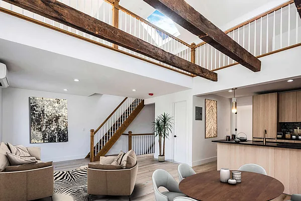 Rented by Michal Kuras, LREB | media 2