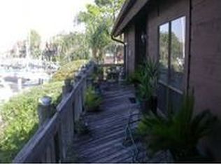 697 Davis Rd, League City, TX 77573