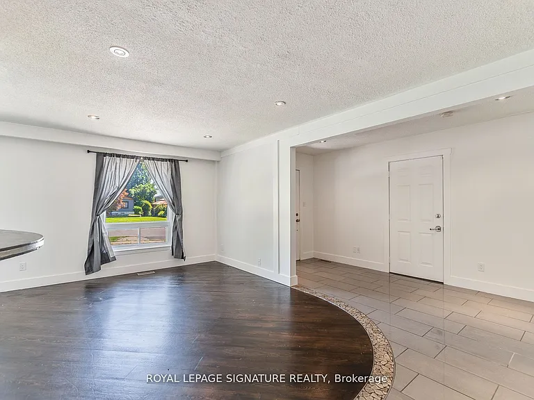 4 Patricia Ave #UPPER — Photo 11