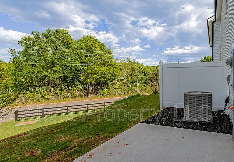 12 Lone Cypress St — Photo 24