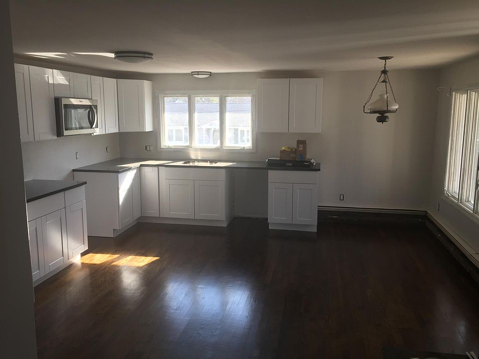Cooks kitchen waiting for you!