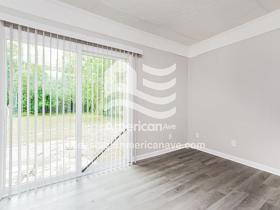 1483817_005_dining_room_12693048.jpg