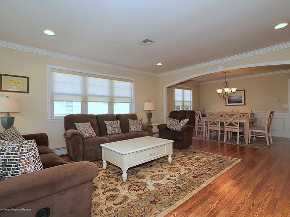4th image of 9 Chesterfield Ct