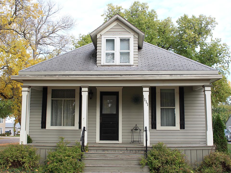 1st image of 111 N 4th St
