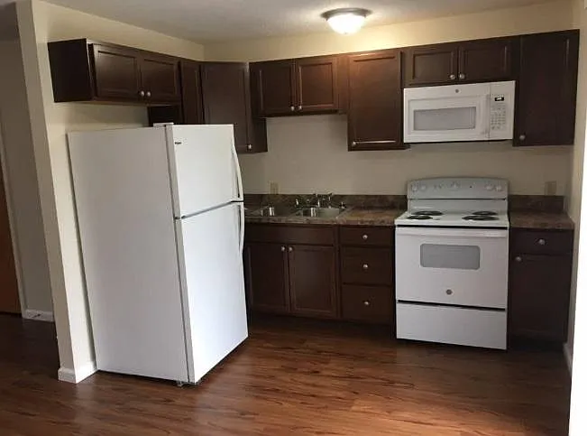 Riverview Apartments — Photo 2