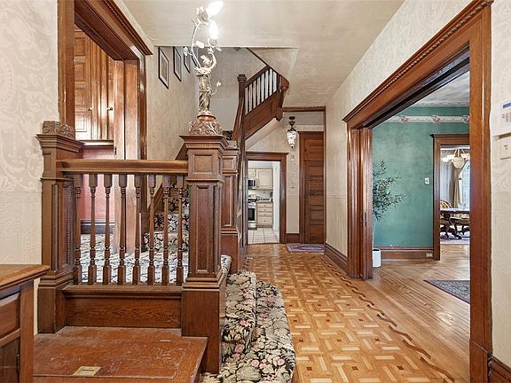 5th image of 1101 McClure St