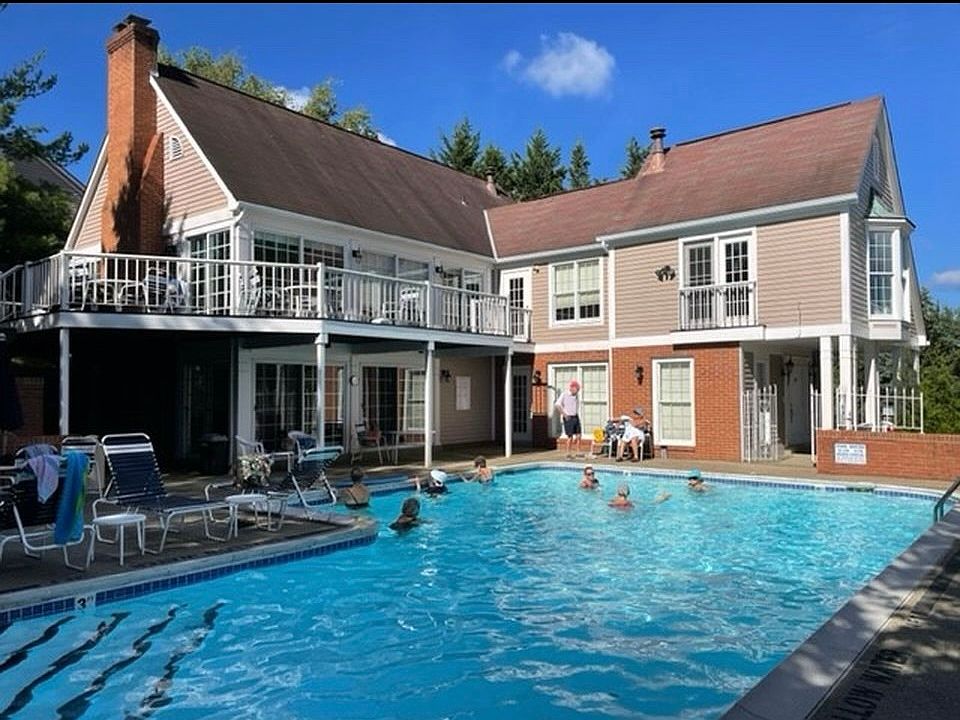 1st image of 407 Kingsberry Cir