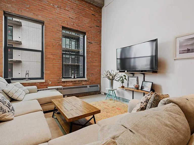 250 Park Ave #712 — Photo 1