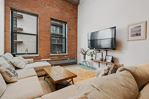250 Park Ave #712 Photo 1