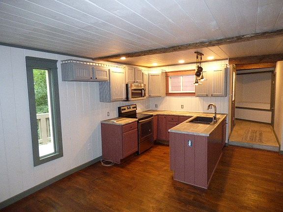 3rd image of 50 Echo Ln