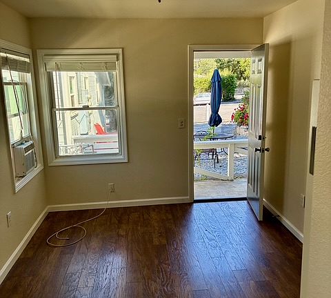Studio unit with a/c.