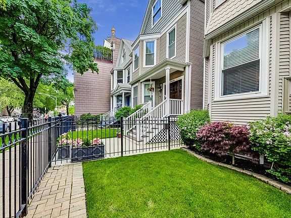 4th image of 2442 N Greenview Ave