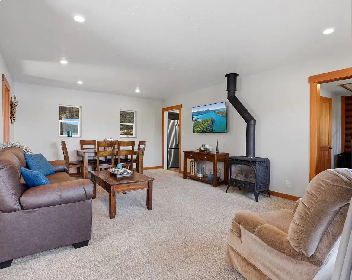 3 bed, 1300 sqft, $2,000 — Photo 4