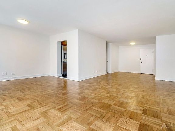 3rd image of 200 E 71st St APT 3E