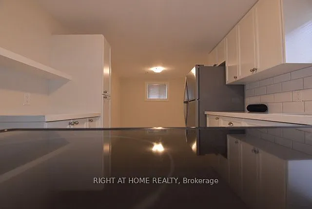 9 Elnathan Cres #BASEMENT — Photo 7