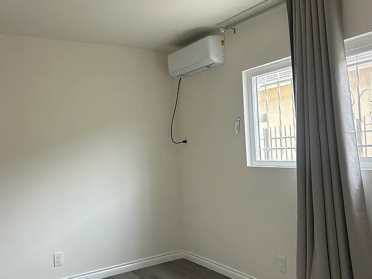 212 N Baltimore Ave #B — Photo 12