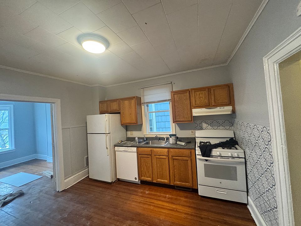 1st image of 715 State St #1