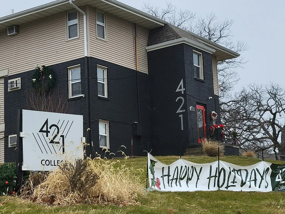 421 College Ave #201