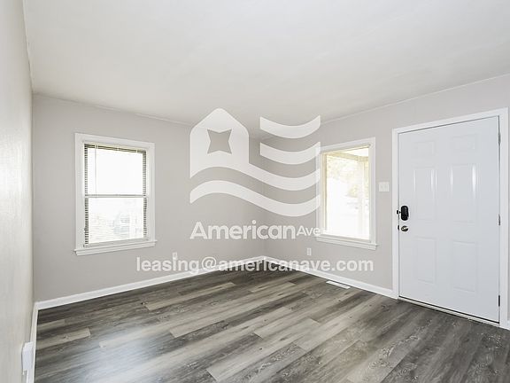 1591084_003_wm_-_living_room_13062378.jpg